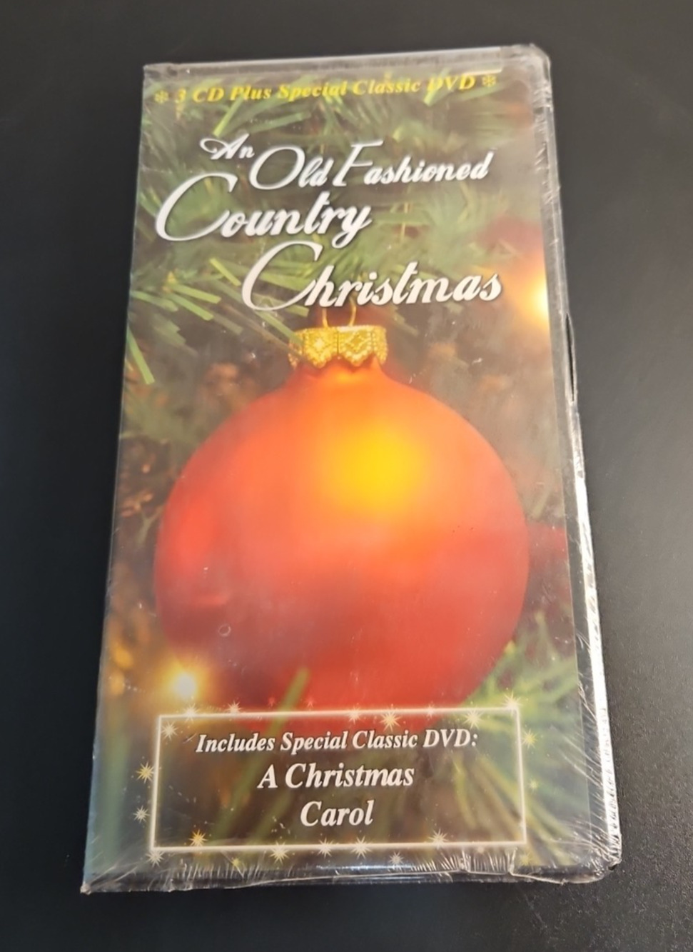 AN OLD FASHIONED COUNTRY CHRISTMAS 3 CDs + A Christmas Carol Boxed Set
